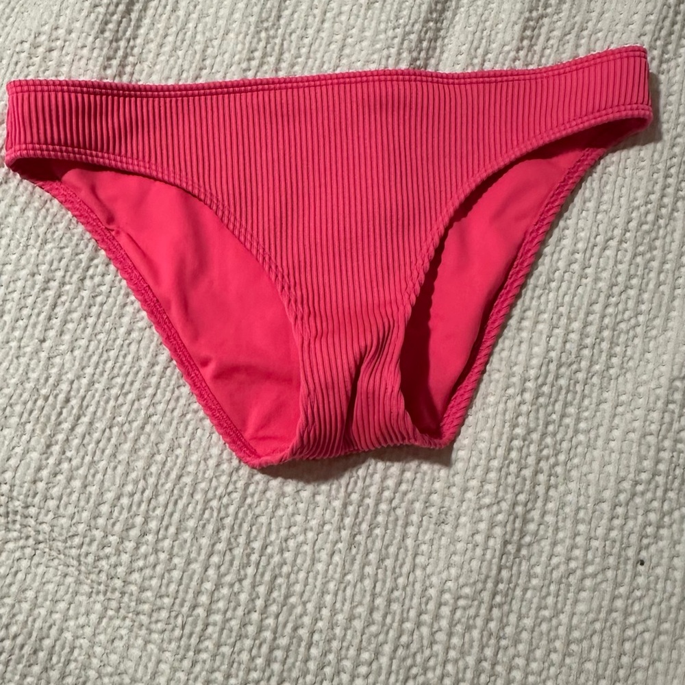 Hollister ribbed bikini bottom size medium! Cute Hot pink!
